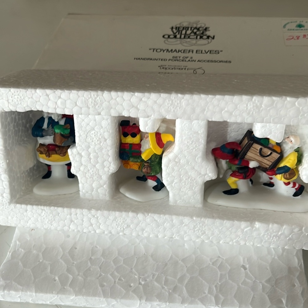 Department 56 Heritage Village toy maker elves